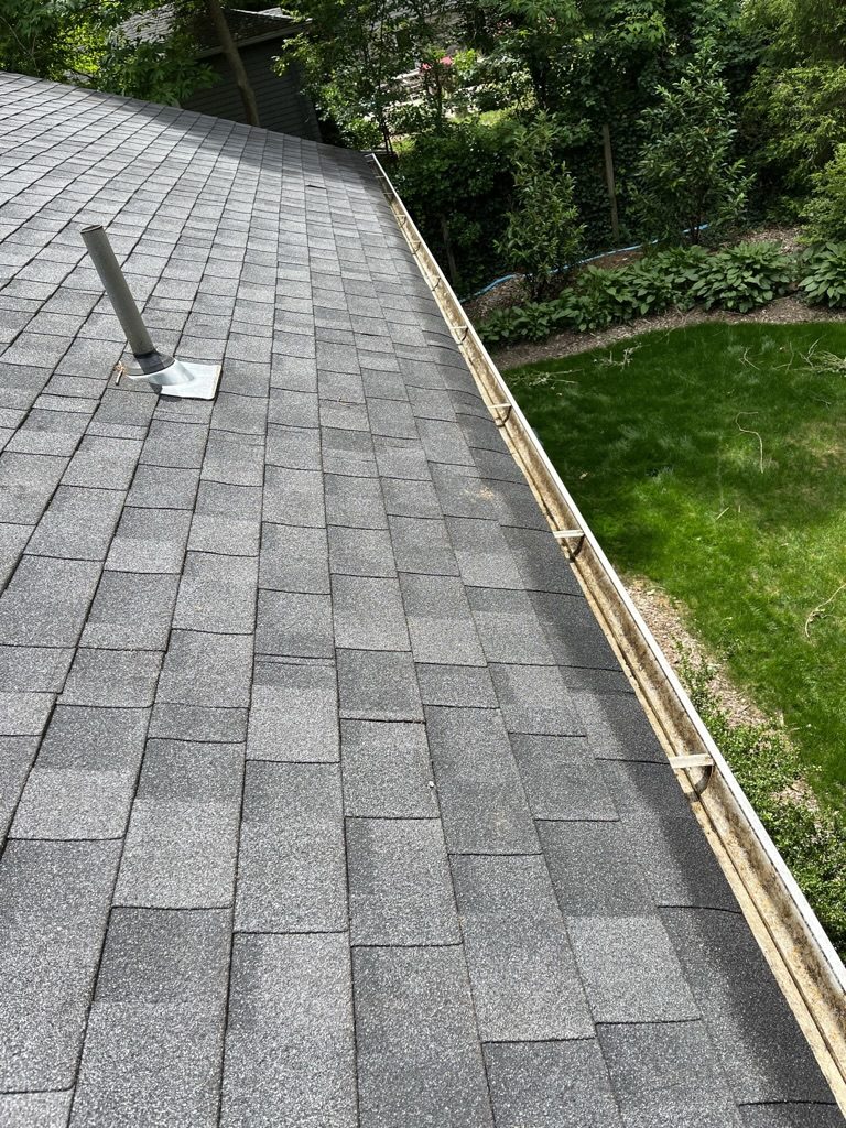 Roof gutter after flushing